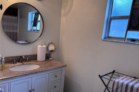 House in Tampa, Florida 3 bedrooms, 119.29 sq.m. № 1810957 - photo 11