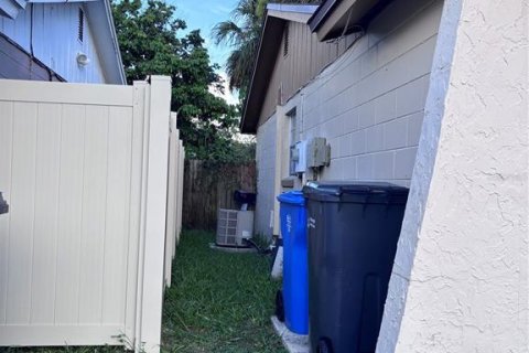 House in Tampa, Florida 3 bedrooms, 119.29 sq.m. № 1810957 - photo 19