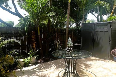 Townhouse in Miami, Florida 4 bedrooms, 149.57 sq.m. № 2065813 - photo 25