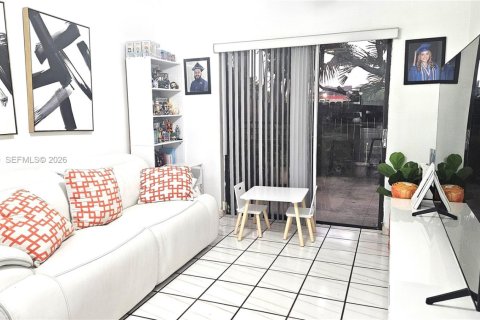 Townhouse in Miami, Florida 4 bedrooms, 149.57 sq.m. № 2065813 - photo 15