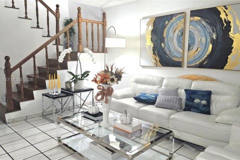 Townhouse in Miami, Florida 4 bedrooms, 149.57 sq.m. № 2065813 - photo 7