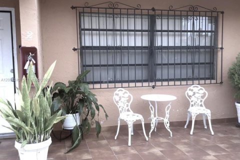 Townhouse in Miami, Florida 4 bedrooms, 149.57 sq.m. № 2065813 - photo 4