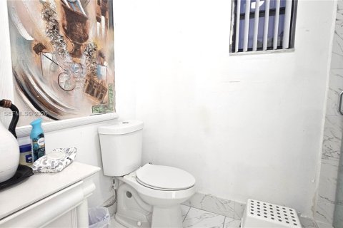 Townhouse in Miami, Florida 4 bedrooms, 149.57 sq.m. № 2065813 - photo 27