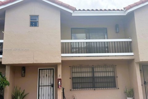 Townhouse in Miami, Florida 4 bedrooms, 149.57 sq.m. № 2065813 - photo 3