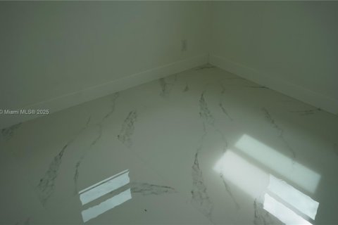 House in West Park, Florida 3 bedrooms, 108.14 sq.m. № 1945605 - photo 30