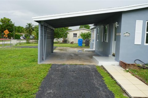 House in West Park, Florida 3 bedrooms, 108.14 sq.m. № 1945605 - photo 6