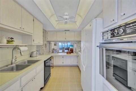 Купить кондоминиум в Сарасота, Флорида 8 комнат, 144.18м2, № 1899202 - фото 7