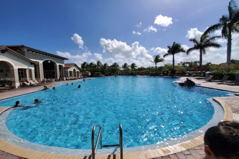 Townhouse in Cutler Bay, Florida 3 bedrooms, 131.55 sq.m. № 2024212 - photo 23