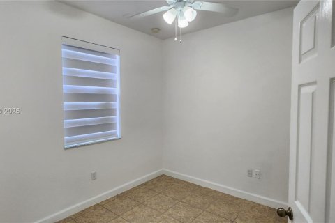 Townhouse in Cutler Bay, Florida 3 bedrooms, 131.55 sq.m. № 2024212 - photo 17