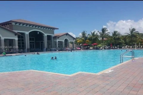 Townhouse in Cutler Bay, Florida 3 bedrooms, 131.55 sq.m. № 2024212 - photo 25