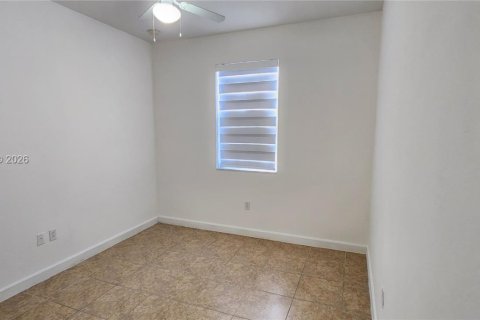 Townhouse in Cutler Bay, Florida 3 bedrooms, 131.55 sq.m. № 2024212 - photo 16