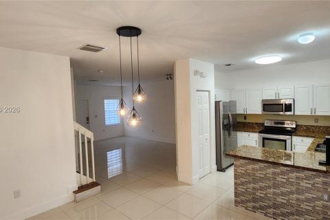 Townhouse in Cutler Bay, Florida 3 bedrooms, 131.55 sq.m. № 2024212 - photo 6