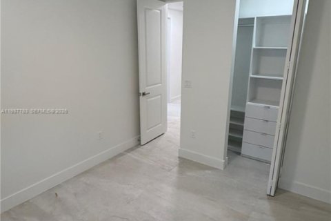 Снять в аренду виллу или дом в Уэст-Перрин, Флорида 6 спален, 239.22м2, № 2050299 - фото 21