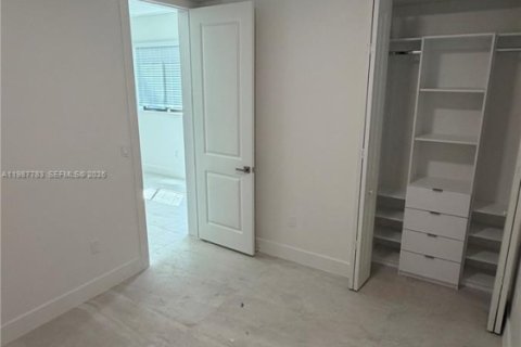 Снять в аренду виллу или дом в Уэст-Перрин, Флорида 6 спален, 239.22м2, № 2050299 - фото 4