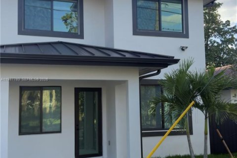 Дом в Уэст-Перрин, Флорида 6 спален, 239.22м2 № 2050299