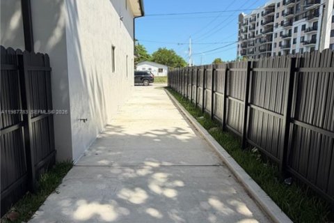 Снять в аренду виллу или дом в Уэст-Перрин, Флорида 6 спален, 239.22м2, № 2050299 - фото 7