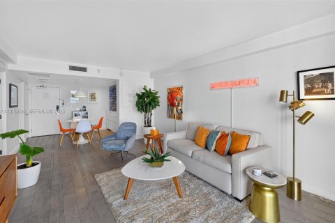 Condominio en venta en Miami Beach, Florida, 1 dormitorio, 64.47 m2 № 2034177 - foto 7