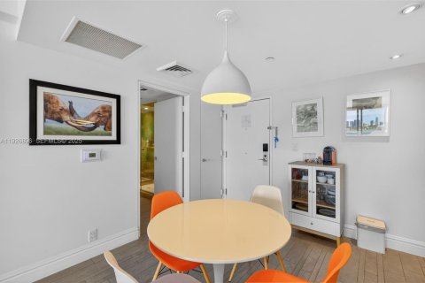 Condominio en venta en Miami Beach, Florida, 1 dormitorio, 64.47 m2 № 2034177 - foto 16