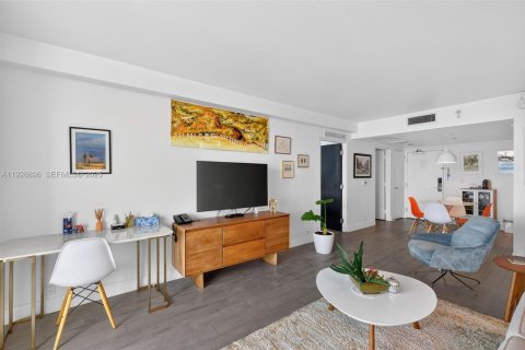 Condominio en venta en Miami Beach, Florida, 1 dormitorio, 64.47 m2 № 2034177 - foto 21