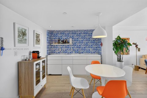 Condominio en venta en Miami Beach, Florida, 1 dormitorio, 64.47 m2 № 2034177 - foto 17