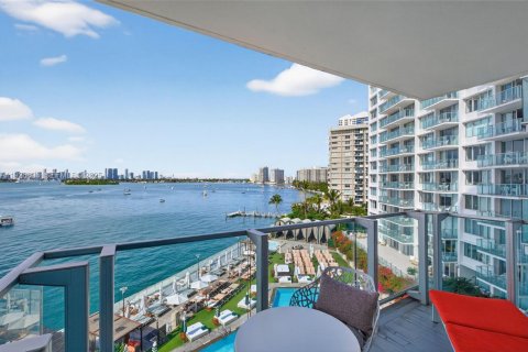 Condominio en Miami Beach, Florida, 1 dormitorio  № 2034177