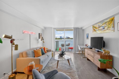 Condominio en venta en Miami Beach, Florida, 1 dormitorio, 64.47 m2 № 2034177 - foto 19