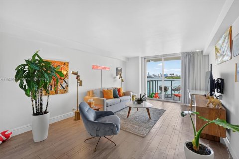 Condominio en venta en Miami Beach, Florida, 1 dormitorio, 64.47 m2 № 2034177 - foto 5