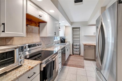 Купить кондоминиум в Таварес, Флорида 7 комнат, 109.35м2, № 1651026 - фото 8