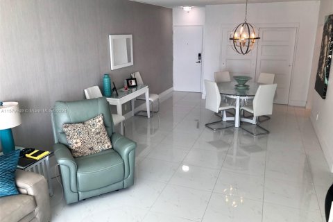 Copropriété à louer à Hollywood, Floride: 1 chambre, 81.2 m2 № 2016824 - photo 23