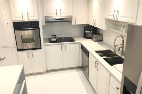 Copropriété à louer à Hollywood, Floride: 1 chambre, 81.2 m2 № 2016824 - photo 6