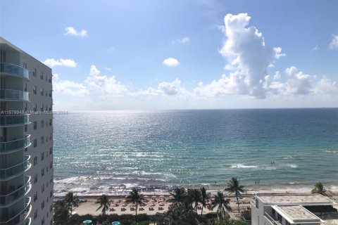 Copropriété à louer à Hollywood, Floride: 1 chambre, 81.2 m2 № 2016824 - photo 12