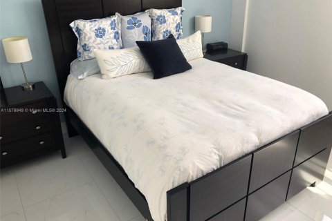 Copropriété à louer à Hollywood, Floride: 1 chambre, 81.2 m2 № 2016824 - photo 5