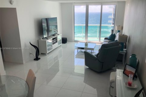 Copropriété à louer à Hollywood, Floride: 1 chambre, 81.2 m2 № 2016824 - photo 22