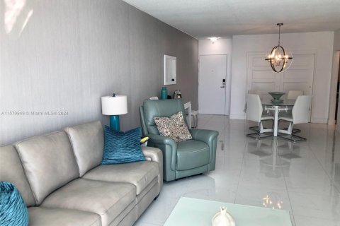 Copropriété à louer à Hollywood, Floride: 1 chambre, 81.2 m2 № 2016824 - photo 11