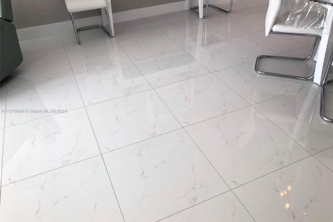 Copropriété à louer à Hollywood, Floride: 1 chambre, 81.2 m2 № 2016824 - photo 18