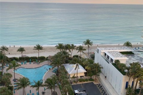 Copropriété à louer à Hollywood, Floride: 1 chambre, 81.2 m2 № 2016824 - photo 17