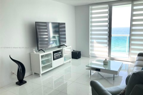 Copropriété à louer à Hollywood, Floride: 1 chambre, 81.2 m2 № 2016824 - photo 4
