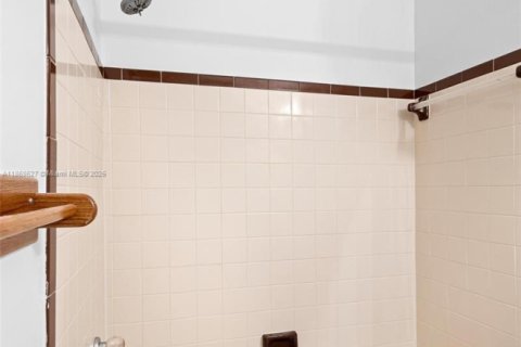 House in Homestead, Florida 4 bedrooms, 132.94 sq.m. № 1896715 - photo 28