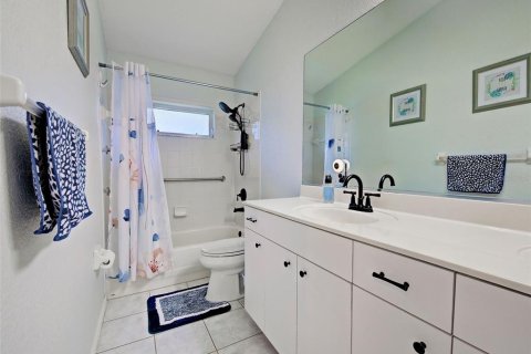 House in Port Charlotte, Florida 2 bedrooms, 145.3 sq.m. № 2351837 - photo 15