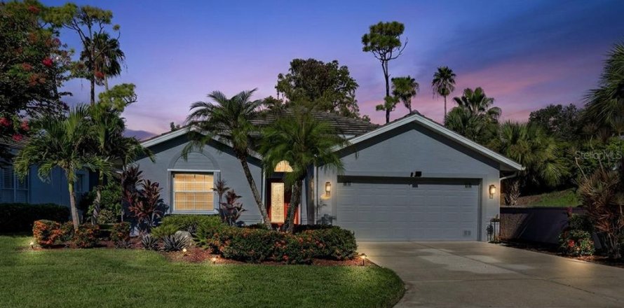 House in Port Charlotte, Florida 2 bedrooms, 145.3 sq.m. № 2351837