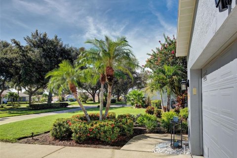 House in Port Charlotte, Florida 2 bedrooms, 145.3 sq.m. № 2351837 - photo 7