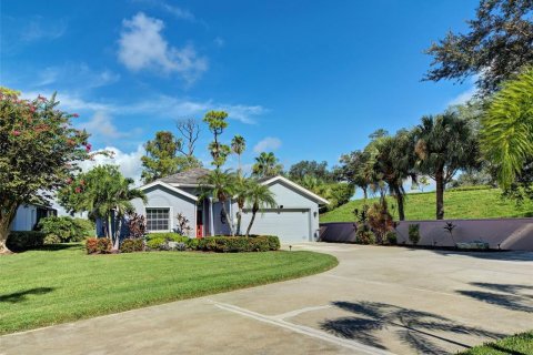 House in Port Charlotte, Florida 2 bedrooms, 145.3 sq.m. № 2351837 - photo 4