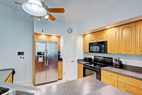 House in Port Charlotte, Florida 2 bedrooms, 145.3 sq.m. № 2351837 - photo 28