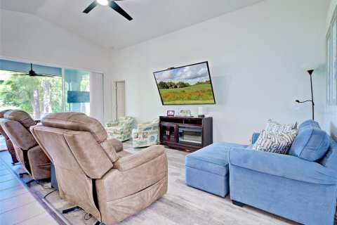 House in Port Charlotte, Florida 2 bedrooms, 145.3 sq.m. № 2351837 - photo 25