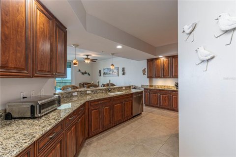 Condo in Fort Myers, Florida, 3 bedrooms  № 1843802 - photo 13