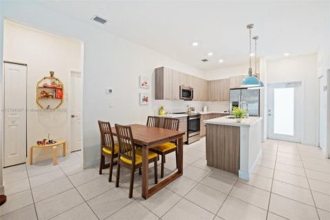 Купить кондоминиум в Дорал, Флорида 3 спальни, 104.42м2, № 1861537 - фото 12