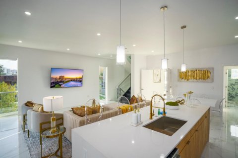 Adosado en alquiler en Pompano Beach, Florida, 5 dormitorios, 243.03 m2 № 2077388 - foto 12