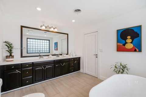 Villa ou maison à vendre à Fort Lauderdale, Floride: 4 chambres, 218.97 m2 № 1925053 - photo 19
