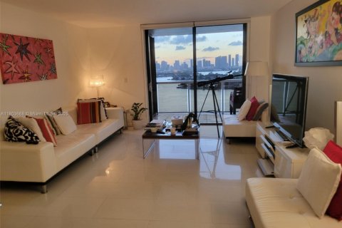 Condo in Miami Beach, Florida, 2 bedrooms № 2038950 - photo 5