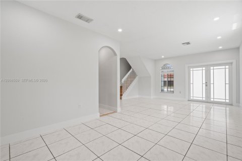Villa ou maison à vendre à Miami, Floride: 4 chambres, 182.46 m2 № 2074159 - photo 7
